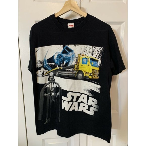 Star Wars Darth Vader Men’s Sz M T shirt Towing Darth’s Tie Fighter - Picture 4 of 7